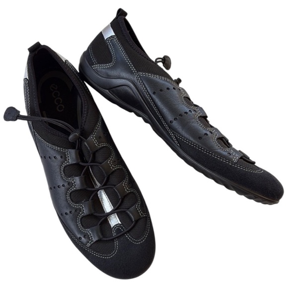 Ecco Shoes - Like New Ecco Comfort Flats / Sneakers
Black Size 10 - 10.5